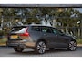 Volvo V60 Cross Country 2.0 B5 AWD Pro , Trekhaak, Stoel/stuurverwarming, Elektrisch verstelbare stoelen met geheugen,