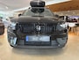 Volvo XC40 B4 Plus Black Edition | NIEUW | Schuif/-kanteldak | Harman Kardo