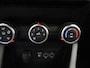 Renault Clio 1.0 TCe Zen 90 Pk | Navigatie | Apple & Android Carplay | Airco | Cruise Control | Parkeersensoren | All-Season Banden | Bluetooth | Hill Hold Functie | Verkeersbord Detectie | Rijstrooksensor |