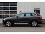 Volvo XC60 2.0 T6 Plug-in hybrid AWD Longe Range*Perfect Volvo Onderh.*Leder/Pano/Camera/Keyless Entry+Go/Elek. Klep/LED/DAB/Rijstrook/Parkeersens.V+A/18 inch LM*
