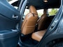 Toyota C-HR / C-HR+ 1.8 Hybrid Dynamic | Origineel NL | Camera | Stoelverwarming | Adaptieve Cruise Control | Climate Control | 18'' Lichtmetalen Velgen | Metallic Lak | Lederen Bekleding Cognac | All Season Banden |