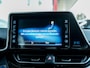 Toyota C-HR / C-HR+ 1.8 Hybrid Dynamic | Origineel NL | Camera | Stoelverwarming | Adaptieve Cruise Control | Climate Control | 18'' Lichtmetalen Velgen | Metallic Lak | Lederen Bekleding Cognac | All Season Banden |