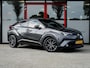 Toyota C-HR / C-HR+ 1.8 Hybrid Dynamic | Origineel NL | Camera | Stoelverwarming | Adaptieve Cruise Control | Climate Control | 18'' Lichtmetalen Velgen | Metallic Lak | Lederen Bekleding Cognac | All Season Banden |