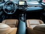 Toyota C-HR / C-HR+ 1.8 Hybrid Dynamic | Origineel NL | Camera | Stoelverwarming | Adaptieve Cruise Control | Climate Control | 18'' Lichtmetalen Velgen | Metallic Lak | Lederen Bekleding Cognac | All Season Banden |