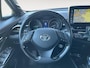 Toyota C-HR / C-HR+ 1.8 Hybrid Bi-Tone | Side Bars| Leer| Lichtmetalen velgen| Stoel verwarming| 4 seizoenbanden| Afneembare trekhaak| JBL speakers| BI-Tone uitvoering| Navigatie| Metalliclak