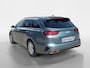 Kia Ceed Sportswagon 1.0 T-GDi DynamicPlusLine | Apple Carplay / Android Auto | Navigatiesysteem | Stoel + Stuurverwarming | Licht + Regensensor | Parkeersensoren Voor + Achter | Camera Achter | Elektrisch Bedienbare Achterklep | Cruise Control | Rijstrooksensor + Correctie