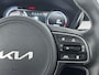 Kia Niro EV e-Niro DYNAMICPLUSLINE 64 kWh | WLTP 481 KM! GROTE BATTERIJ | 3 FASE | CAMERA | APPLE CARPLAY & ANDROID AUTO | 1e EIGENAAR | ORIGINELE NEDERLANDSE AUTO | NAVI | CLIMA | CRUISE | OPEN DAK | STUUR- & STOELVERWARMING | HALF LEDER | 17'' LM VELGEN | FABRIEKSGARANTIE GELDIG T/M 6-2030! | PRIVACY GLASS |