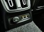 Volvo XC40 T4 Recharge R-Design Expression | Parkeercamera | Stoel- en stuurverwarming | Cruise control | Trekhaak