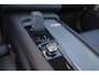 Volvo XC90 T8 Recharge AWD Inscription Ex. - IntelliSafe Assist & Surround - Elektrisch verstelbare voorstoelen met zittingverlengers & geheugen - Adaptieve LED koplampen - Harman Kardon audio - Standkachel - Verwarmbare voorruit - Verwarmde voorstoelen & stuur - Keyless - Parkeersensoren voor & achter - Parkeercamera achter - Elektrisch bedienbare kindersloten - Geïntegreerde kinderzitverhogers achter - 20 inch LMV