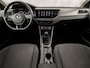 Volkswagen Polo 1.0 Sportline (APPLE CARPLAY, CRUISE, SPORTSTOELEN, BLUETOOTH, NIEUWE APK, ARMSTEUN, NIEUWSTAAT)