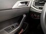Volkswagen Polo 1.0 Sportline (APPLE CARPLAY, CRUISE, SPORTSTOELEN, BLUETOOTH, NIEUWE APK, ARMSTEUN, NIEUWSTAAT)