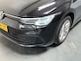 Volkswagen Golf Variant 1.5 eTSI Life Business / AUTOMAAT/ TREKHAAK/ CAMERA/ PARK. SENSOREN/ DODE HOEK/ MEMORY SEATS/ LED/ STOEL-STUURVERWARM./ STOELMASSAGE/ KEYLESS/ ADAPT. CRUISE/ APP CONNECT/ NAVI/ CLIMA/ DAB/ 16" LMV