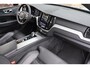 Volvo XC60 T6 Recharge AWD Plus Dark | Longe Range | Stoelverwarming & Koeling | Trekhaak | Leder | Parkeercamera | H/K | Pilot Assist | Keyless