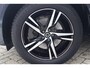 Volvo XC60 T6 Recharge AWD Plus Dark | Longe Range | Stoelverwarming & Koeling | Trekhaak | Leder | Parkeercamera | H/K | Pilot Assist | Keyless