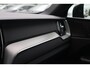Volvo XC60 T6 Recharge AWD Plus Dark | Longe Range | Stoelverwarming & Koeling | Trekhaak | Leder | Parkeercamera | H/K | Pilot Assist | Keyless