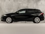 BMW 1-Serie 118i Sport Automaat (APPLE CARPLAY, DEALER ONDERHOUDEN, STOELVERWARMING, CAMERA, SPORTSTOELEN, GETINT GLAS, LANE ASSIST, GROOT NAVI, CRUISE, NIEUWSTAAT)