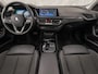 BMW 1-Serie 118i Sport Automaat (APPLE CARPLAY, DEALER ONDERHOUDEN, STOELVERWARMING, CAMERA, SPORTSTOELEN, GETINT GLAS, LANE ASSIST, GROOT NAVI, CRUISE, NIEUWSTAAT)