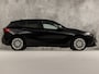 BMW 1-Serie 118i Sport Automaat (APPLE CARPLAY, DEALER ONDERHOUDEN, STOELVERWARMING, CAMERA, SPORTSTOELEN, GETINT GLAS, LANE ASSIST, GROOT NAVI, CRUISE, NIEUWSTAAT)