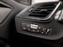 BMW 1-Serie 118i Sport Automaat (APPLE CARPLAY, DEALER ONDERHOUDEN, STOELVERWARMING, CAMERA, SPORTSTOELEN, GETINT GLAS, LANE ASSIST, GROOT NAVI, CRUISE, NIEUWSTAAT)