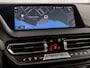 BMW 1-Serie 118i Sport Automaat (APPLE CARPLAY, DEALER ONDERHOUDEN, STOELVERWARMING, CAMERA, SPORTSTOELEN, GETINT GLAS, LANE ASSIST, GROOT NAVI, CRUISE, NIEUWSTAAT)