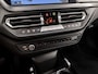 BMW 1-Serie 118i Sport Automaat (APPLE CARPLAY, DEALER ONDERHOUDEN, STOELVERWARMING, CAMERA, SPORTSTOELEN, GETINT GLAS, LANE ASSIST, GROOT NAVI, CRUISE, NIEUWSTAAT)