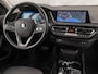 BMW 1-Serie 118i Sport Automaat (APPLE CARPLAY, DEALER ONDERHOUDEN, STOELVERWARMING, CAMERA, SPORTSTOELEN, GETINT GLAS, LANE ASSIST, GROOT NAVI, CRUISE, NIEUWSTAAT)