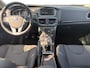 Volvo V40 Cross Country T4 Momentum | Panoramadak | Trekhaak afneembaar | Dealerondehouden | 1e eigenaar