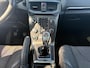 Volvo V40 Cross Country T4 Momentum | Panoramadak | Trekhaak afneembaar | Dealerondehouden | 1e eigenaar