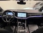 Volkswagen Touareg R 3.0 TSi 4MOTION eHybrid 462PK PANO/PUGLIA/LUCHTVERING/NACHT-ZICHT/TREKHAAK/22"/SOFT-CLOSE/360CAMERA/ACC/DYNAUDIO/HEAD-UP/BLACK-OPTIC/MAXTON-BODYKIT/DRIVER ASS.PLUS/MASSAGE/FULL OPTIONS/VOLLEDIG VW DEALER HISTORIE
