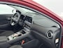 Hyundai Kona Electric EV FASHION 64 kWh | DODEHOEK DETECTIE | PDC | 3 FASEN | WARMTEPOMP | CAMERA | CLIMA | CRUISE ADAPT. | NAVI | PRIVACY GLASS | DAKRAILING | APPLE CAR PLAY & ADROID AUTO |