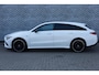 Mercedes-Benz CLA Shooting Brake 250 e AMG Line | Plug-in Hybrid (PHEV) | Panoramadak | Burmeister Audio | Elektrisch Verstelbare Voorstoelen | Elektrische Achterklep | LED Koplampen | Widescreen MBUX | Stoelverwarming | Apple Carplay | Android Auto