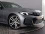BMW 3-Serie Touring 318i M Sport (NL-Auto / Pano / Elek. trekhaak / Sportstoelen / Carplay / Sfeerverlichting / 19'')