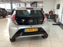 Toyota Aygo 1.0 VVT-i x-play achteruitrijcamera, cruise control, airco
