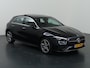 Mercedes-Benz A-klasse 250e Business Solution AMG | Panoramaschuifdak | Head-up display | Premium Plus | Stoelverwarming | 360° camera |