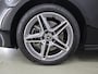 Mercedes-Benz A-klasse 250e Business Solution AMG | Panoramaschuifdak | Head-up display | Premium Plus | Stoelverwarming | 360° camera |