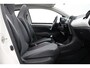 Toyota Aygo 1.0 VVT-i x-wave | Elektrisch vouwdak | Navigatie | Keyless | Clima | Camera | 15 inch | DAB | Bluetooth