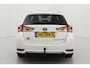 Toyota Auris Touring Sports 1.8 Hybrid Executive | Volledige dealerhistorie | Panoramadak | Trekhaak | Leder | Navigatie | Stoelverwarming | LED | Keyless | Parkeersensoren voor/achter | Clima | Cruise Control | Camera | 16 inch | Rijstrooksensor | Bluetooth