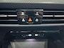 Volkswagen Golf 1.5 eTSI R-Line Business Panoramadak Navigatie Apple Carplay/Android Auto Camera Parkeersensoren Adaptive Cruise Control Head-up display Stoel- en stuurverwarming Lichtmetalen velgen Climate Control