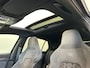 Volkswagen Golf 1.5 eTSI R-Line Business Panoramadak Navigatie Apple Carplay/Android Auto Camera Parkeersensoren Adaptive Cruise Control Head-up display Stoel- en stuurverwarming Lichtmetalen velgen Climate Control
