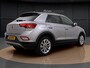 Volkswagen T-Roc 1.0 TSI Life | Camera | ACC | Stoelverwarming | Spiegelpakket | Carplay | Getint Glas | 17'' |
