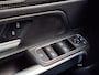 Mercedes-Benz GLB 200 Business Solution Luxury | Panoramadak | Trekhaak Afneembaar | Achteruitrijcamera | Memory Pakket | Sfeerverlichting | Widescreen | Stoelverwarming | Multibeam LED | Privacy Glas Achter | Keyless-GO | Elektrisch Bedienbare Achterklep