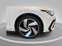 Volkswagen Golf 1.5eHybrid/272PK DSG GTE · Panoramadak · Camera · Inklap. Trekhaak · Leder · Garantie t/m 15-06-2030 of 100.000km
