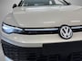 Volkswagen Golf 1.5eHybrid/272PK DSG GTE · Panoramadak · Camera · Inklap. Trekhaak · Leder · Garantie t/m 15-06-2030 of 100.000km