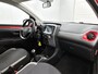 Toyota Aygo 1.0 VVT-i x-play | Apple CarPlay/Android Auto | DAB | Achteruitrijcamera | Airco | Velgen | Elektrische ramen voor | Elektrisch verstelbare spiegels |