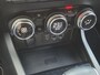Renault Arkana 1.6 E-Tech full hybrid 145 esprit Alpine / Dealer onderhouden / Schuifdak / Trekhaak Vast / Stuur- & Stoelverwarming / Adaptief cruise control / Rondomzicht camera / Draadloze telefoon lader / Keyless Entry/Start / Apple Carplay Android Auto /