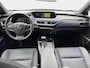 Lexus UX 250h Executive Line | Trekhaak | Stoelverwarming | Cruise control | Achteruitrij