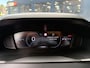 Peugeot 2008 1.2 Turbo 100 PK Allure | Trekhaak 1200KG | Nieuwste Model | Navigatie via Telefoon | Stoelverwarming | LED Verlichting | Keyless Entry/Start | Cruise Control | Hoge Zitpositie | Parkeersensoren | DAB | Digitaal Dashboard | Half Lederen stoelen | Lichtmetalen Velgen 17 inch |