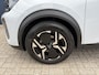 Peugeot 2008 1.2 Turbo 100 PK Allure | Trekhaak 1200KG | Nieuwste Model | Navigatie via Telefoon | Stoelverwarming | LED Verlichting | Keyless Entry/Start | Cruise Control | Hoge Zitpositie | Parkeersensoren | DAB | Digitaal Dashboard | Half Lederen stoelen | Lichtmetalen Velgen 17 inch |