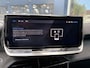 Peugeot 2008 1.2 Turbo 100 PK Allure | Trekhaak 1200KG | Nieuwste Model | Navigatie via Telefoon | Stoelverwarming | LED Verlichting | Keyless Entry/Start | Cruise Control | Hoge Zitpositie | Parkeersensoren | DAB | Digitaal Dashboard | Half Lederen stoelen | Lichtmetalen Velgen 17 inch |