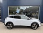 Peugeot 2008 1.2 Turbo 100 PK Allure | Trekhaak 1200KG | Nieuwste Model | Navigatie via Telefoon | Stoelverwarming | LED Verlichting | Keyless Entry/Start | Cruise Control | Hoge Zitpositie | Parkeersensoren | DAB | Digitaal Dashboard | Half Lederen stoelen | Lichtmetalen Velgen 17 inch |